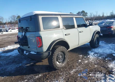 2024 Ford Bronco Badlands z USA, uszkodzony, nr VIN 1FMEE9BP4RLB13401